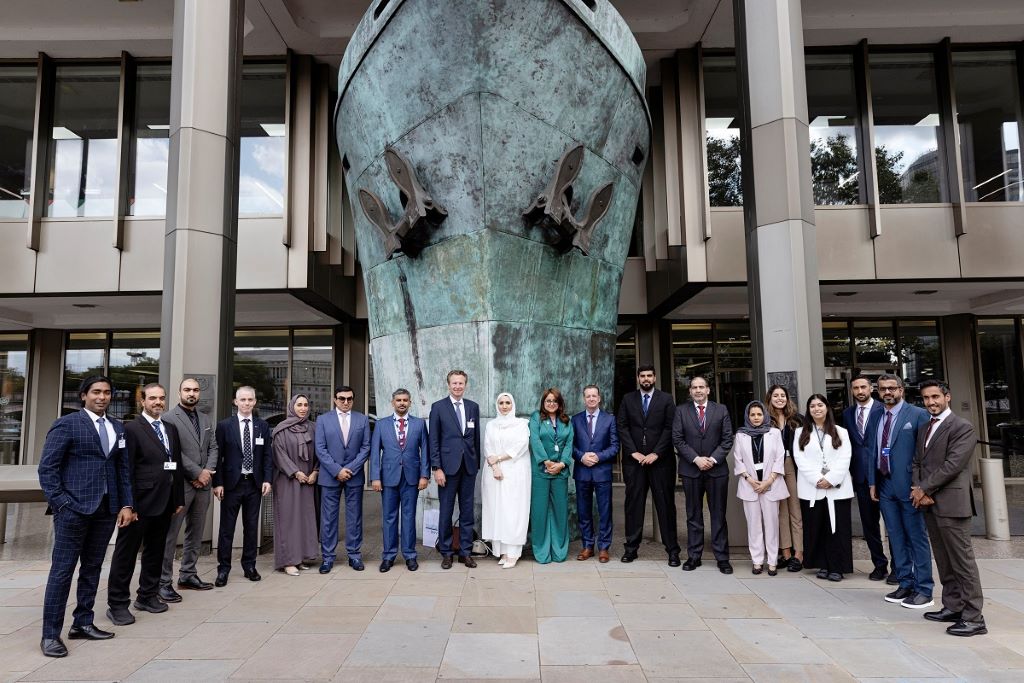 UAE Decarbonization Signing groupphoto