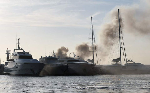 &Pi;&upsilon;&rho;&kappa;&alpha;&gamma;&iota;ά &sigma;&epsilon; &sigma;&kappa;ά&phi;&omicron;&sigmaf; &alpha;&nu;&alpha;&psi;&upsilon;&chi;ή&sigmaf; &sigma;&tau;&eta; &mu;&alpha;&rho;ί&nu;&alpha; &Phi;&lambda;&omicron;ί&sigma;&beta;&omicron;&upsilon;