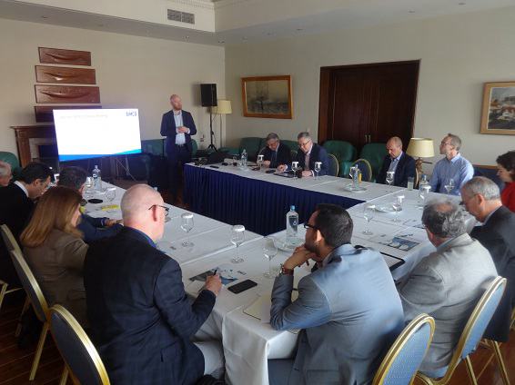 &Alpha;. &Pi;&alpha;&pi;&alpha;&gamma;&iota;&alpha;&nu;&nu;ό&pi;&omicron;&upsilon;&lambda;&omicron;&sigmaf; : &Beta;&alpha;&delta;ί&zeta;&omicron;&upsilon;&mu;&epsilon; &sigma;&epsilon; &mu;&iota;&alpha; &gamma;&kappa;&rho;ί&zeta;&alpha; &kappa;&alpha;&iota; &alpha;&beta;έ&beta;&alpha;&iota;&eta; &pi;&epsilon;&rho;ί&omicron;&delta;&omicron; 