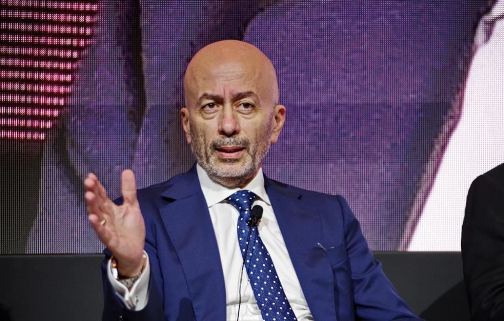 &Iota;&omega;ά&nu;&nu;&eta;&sigmaf; &Pi;&alpha;&pi;&alpha;&delta;ό&pi;&omicron;&upsilon;&lambda;&omicron;&sigmaf;, &pi;&rho;ό&epsilon;&delta;&rho;&omicron;&sigmaf; &Delta;&Epsilon;&Pi;&Alpha; &Epsilon;&mu;&pi;&omicron;&rho;ί&alpha;&sigmaf;: &Epsilon;&pi;&epsilon;&nu;&delta;ύ&omicron;&upsilon;&mu;&epsilon; &sigma;&tau;&omicron; &beta;&iota;ώ&sigma;&iota;&mu;&omicron; &mu;έ&lambda;&lambda;&omicron;&nu; &mu;&epsilon; &upsilon;&pi;&omicron;&delta;&omicron;&mu;έ&sigmaf;, &Alpha;&Pi;&Epsilon; &kappa;&alpha;&iota; &nu;έ&epsilon;&sigmaf; &tau;&epsilon;&chi;&nu;&omicron;&lambda;&omicron;&gamma;ί&epsilon;&sigmaf;