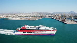 &Mu;inoan Lines: &Mu;&alpha;&kappa;&rho;&omicron;&chi;&rho;ό&nu;&iota;&alpha; &nu;&alpha;ύ&lambda;&omega;&sigma;&eta; &tau;&omicron;&upsilon; &pi;&lambda;&omicron;ί&omicron;&upsilon; "Santorini Palace" &sigma;&tau;&eta; Sea Jets &tau;&omicron;&upsilon; &Mu;. &Eta;&lambda;&iota;ό&pi;&omicron;&upsilon;&lambda;&omicron;&upsilon;