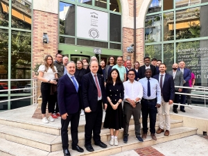 Alba: &Pi;&rho;&alpha;&gamma;&mu;&alpha;&tau;&omicron;&pi;&omicron;&iota;ή&theta;&eta;&kappa;&epsilon; &mu;&epsilon; &mu;&epsilon;&gamma;ά&lambda;&eta; &epsilon;&pi;&iota;&tau;&upsilon;&chi;ί&alpha; &sigma;&epsilon;&mu;&iota;&nu;ά&rho;&iota;&omicron; &gamma;&iota;&alpha; &tau;&eta;&nu; &epsilon;&pi;ό&mu;&epsilon;&nu;&eta; &gamma;&epsilon;&nu;&iota;ά &tau;&eta;&sigmaf; &nu;&alpha;&upsilon;&tau;&iota;&lambda;ί&alpha;&sigmaf;