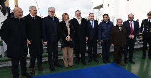 &Delta;&upsilon;&nu;&alpha;&mu;&iota;&kappa;ή &eta; &sigma;&upsilon;&nu;&epsilon;&rho;&gamma;&alpha;&sigma;ί&alpha; &mu;&epsilon;&tau;&alpha;&xi;ύ &tau;&eta;&sigmaf; &Kappa;&upsilon;&beta;έ&rho;&nu;&eta;&sigma;&eta;&sigmaf; &kappa;&alpha;&iota; &tau;&omicron;&upsilon; &Nu;&alpha;&upsilon;&tau;&iota;&kappa;&omicron;ύ &Epsilon;&pi;&iota;&mu;&epsilon;&lambda;&eta;&tau;&eta;&rho;ί&omicron;&upsilon; &Epsilon;&lambda;&lambda;ά&delta;&omicron;&sigmaf;