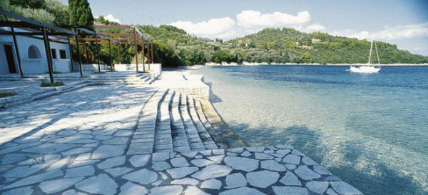 &Epsilon;&pi;&epsilon;&nu;&delta;ύ&sigma;&epsilon;&iota;&sigmaf; fast track &sigma;&epsilon;... &alpha;&rho;&gamma;ή &kappa;ί&nu;&eta;&sigma;&eta;