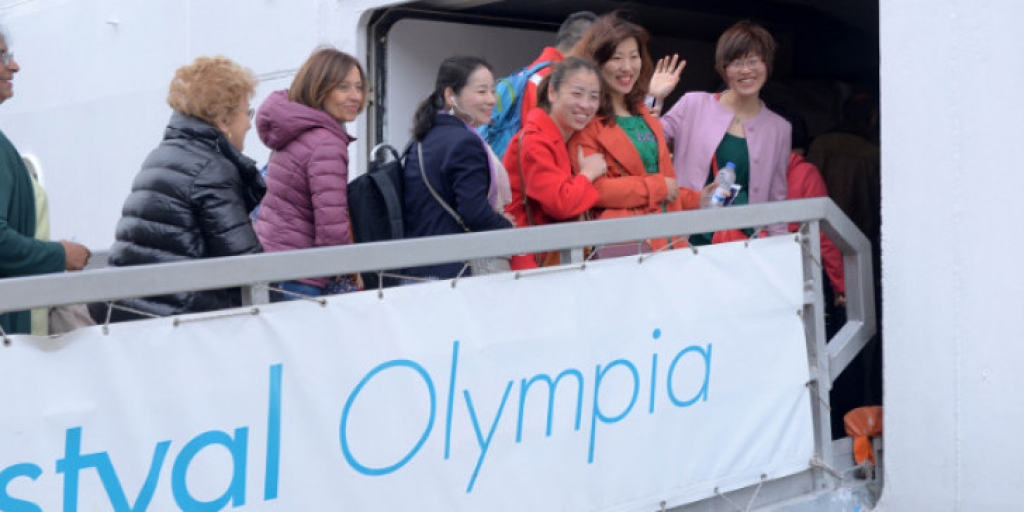 &Epsilon;&pi;&iota;&mu;&epsilon;&lambda;&eta;&tau;ή&rho;&iota;&omicron; &Epsilon;&lambda;&lambda;&eta;&nu;&omicron; &Kappa;&iota;&nu;&epsilon;&zeta;&iota;&kappa;ή&sigmaf; &Omicron;&iota;&kappa;&omicron;&nu;&omicron;&mu;&iota;&kappa;ή&sigmaf; &Sigma;&upsilon;&nu;&epsilon;&rho;&gamma;&alpha;&sigma;ί&alpha;&sigmaf; : &Omicron;&iota; &kappa;&iota;&nu;έ&zeta;&omicron;&iota; &tau;&omicron;&upsilon;&rho;ί&sigma;&tau;&epsilon;&sigmaf; &kappa;&rho;&omicron;&upsilon;&alpha;&zeta;&iota;έ&rho;&alpha;&sigmaf; &mu;&pi;&omicron;&rho;&omicron;ύ&nu; &nu;&alpha; &alpha;&lambda;&lambda;ά&xi;&omicron;&upsilon;&nu; &tau;&alpha; &omicron;&iota;&kappa;&omicron;&nu;&omicron;&mu;&iota;&kappa;ά &delta;&epsilon;&delta;&omicron;&mu;έ&nu;&alpha; &sigma;&tau;&eta;&nu; &Epsilon;&lambda;&lambda;ά&delta;&alpha;