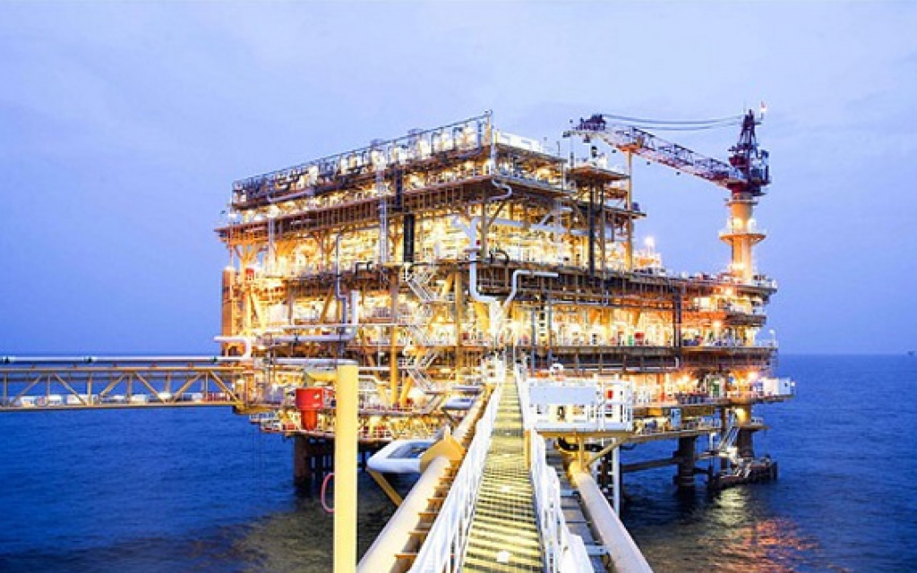 Feature: Qatar leverages its LNG goals with gas diplomacy amid war