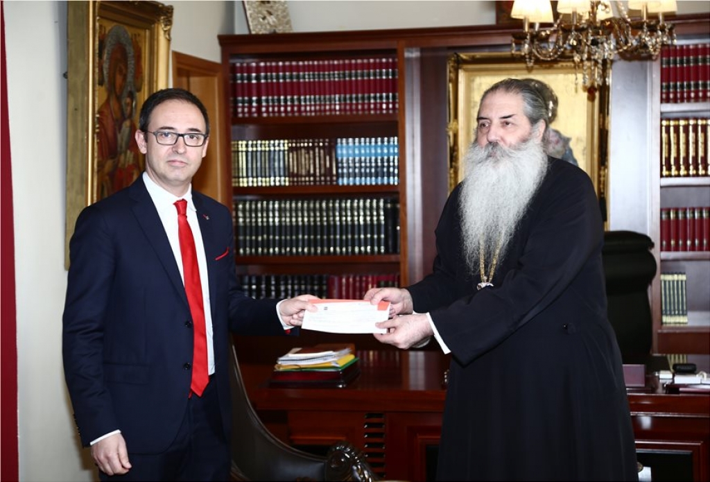 &Omicron;&lambda;&upsilon;&mu;&pi;&iota;&alpha;&kappa;ό&sigmaf;: &Eta; &delta;&omega;&rho;&epsilon;ά &Mu;&alpha;&rho;&iota;&nu;ά&kappa;&eta; &sigma;&tau;&eta; &Mu;&eta;&tau;&rho;ό&pi;&omicron;&lambda;&eta; &Pi;&epsilon;&iota;&rho;&alpha;&iota;ά