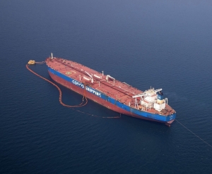 &Sigma;&tau;&eta;&nu; &kappa;&alpha;&tau;&alpha;&sigma;&kappa;&epsilon;&upsilon;ή &tau;&omicron;&upsilon; &pi;&rho;ώ&tau;&omicron;&upsilon; VLCC &kappa;&iota;&nu;&omicron;ύ&mu;&epsilon;&nu;&omicron;&upsilon; &mu;&epsilon; LNG &sigma;&tau;&alpha; &nu;&alpha;&upsilon;&pi;&eta;&gamma;&epsilon;ί&alpha; Dalian &pi;&rho;&omicron;&chi;&omega;&rho;ά &eta; COSCO