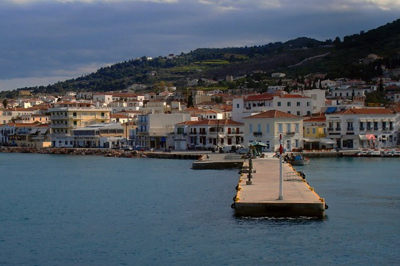 Έ&xi;&iota; έ&rho;&gamma;&alpha; &sigma;&epsilon; &mu;&iota;&kappa;&rho;ά &lambda;&iota;&mu;ά&nu;&iota;&alpha; &tau;&omicron;&upsilon; &Pi;&epsilon;&iota;&rho;&alpha;&iota;ά 