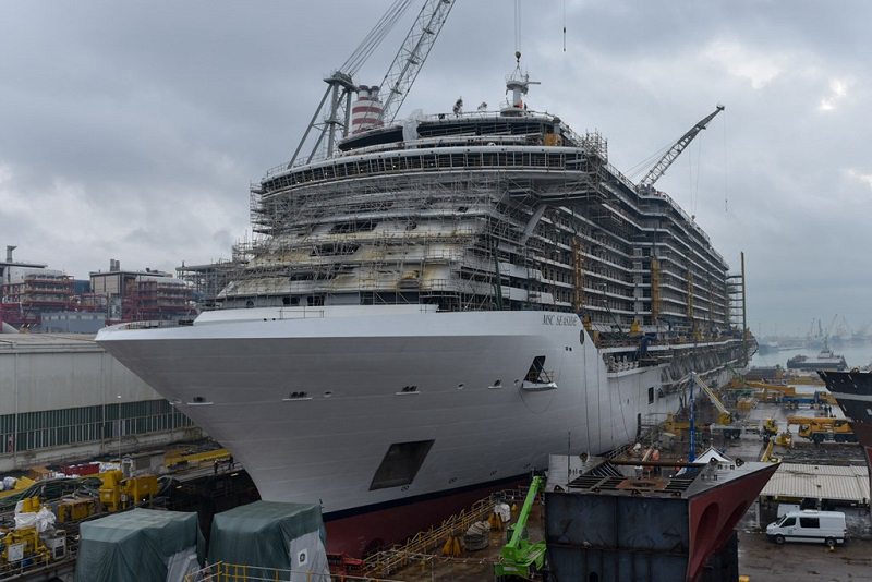 Oceania Cruises : &Kappa;&alpha;&tau;&alpha;&sigma;&kappa;&epsilon;&upsilon;ά&zeta;&epsilon;&iota; &delta;&upsilon;&omicron; &kappa;&rho;&omicron;&upsilon;&alpha;&zeta;&iota;&epsilon;&rho;ό&pi;&lambda;&omicron;&iota;&alpha; , &kappa;ό&sigma;&tau;&omicron;&sigmaf; 1,15 &delta;&iota;&sigmaf; &delta;&omicron;&lambda;&alpha;&rho;ί&omega;&nu;