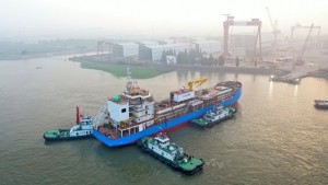 FueLNG LNG bunkering vessel in Singapore. Singapore's annual LNG bunkering capacity is expected to hit 1M tonnes by 2021 (Image: FueLNG) FueLNG LNG bunkering vessel in Singapore. Singapore's annual LNG bunkering capacity is expected to hit 1M tonnes by 2021 (Image: FueLNG)