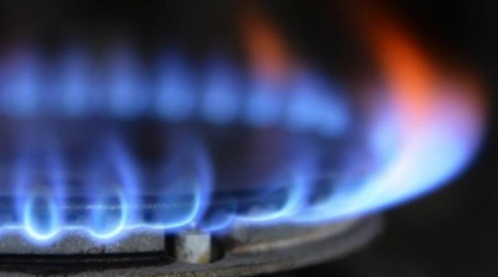 Gas prices are at a seven-year high and expected to keep rising. How to save at the pump