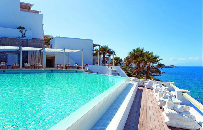 &Eta; &Epsilon;&lambda;&lambda;ά&delta;&alpha; &gamma;&epsilon;&mu;ί&zeta;&epsilon;&iota; &pi;&epsilon;&nu;&tau;ά&sigma;&tau;&epsilon;&rho;&alpha; &kappa;&alpha;&iota; Luxury &xi;&epsilon;&nu;&omicron;&delta;&omicron;&chi;&epsilon;ί&alpha;