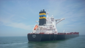 Cardiff Marine: &Epsilon;&pi;&epsilon;&kappa;&tau;&epsilon;ί&nu;&epsilon;&tau;&alpha;&iota; &sigma;&tau;&alpha; &mu;&epsilon;&gamma;ά&lambda;&alpha; &pi;&lambda;&omicron;ί&alpha; &mu;&epsilon;&tau;&alpha;&phi;&omicron;&rho;ά&sigmaf; &alpha;&mu;&mu;&omega;&nu;ί&alpha;&sigmaf; (VLACs)