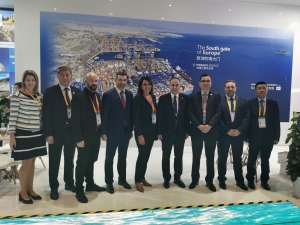 &Eta; &Omicron;&Lambda;&Pi; &Alpha;.&Epsilon;. &sigma;&upsilon;&mu;&mu;&epsilon;&tau;έ&chi;&epsilon;&iota; &sigma;&tau;&eta; &Delta;&iota;&epsilon;&theta;&nu;ή Έ&kappa;&theta;&epsilon;&sigma;&eta; &Epsilon;&iota;&sigma;&alpha;&gamma;&omega;&gamma;&iota;&kappa;&omicron;ύ &Epsilon;&mu;&pi;&omicron;&rho;ί&omicron;&upsilon;