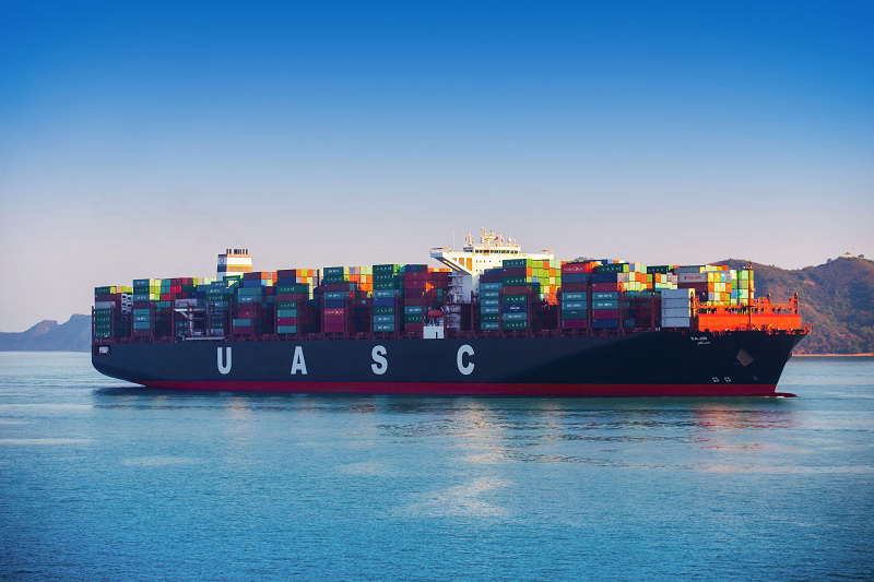 &Mu;&epsilon; LNG &theta;&alpha; &kappa;&iota;&nu;&epsilon;ί&tau;&alpha;&iota; containership &tau;&eta;&sigmaf; Hapag-Lloyd