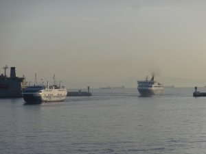 &Gamma;&iota;ά&nu;&nu;&eta;&sigmaf; &Pi;&lambda;&alpha;&kappa;&iota;&omega;&tau;ά&kappa;&eta;&sigmaf; &sigma;&tau;&eta; &Beta;&omicron;&upsilon;&lambda;ή: &Tau;&omicron; &Mu;&epsilon;&tau;&alpha;&phi;&omicron;&rho;&iota;&kappa;ό &Iota;&sigma;&omicron;&delta;ύ&nu;&alpha;&mu;&omicron; &alpha;&xi;&iota;&omicron;&lambda;&omicron;&gamma;&epsilon;ί&tau;&alpha;&iota; &kappa;&alpha;&iota; &theta;&alpha; &epsilon;&xi;&omicron;&rho;&theta;&omicron;&lambda;&omicron;&gamma;&iota;&sigma;&tau;&epsilon;ί.