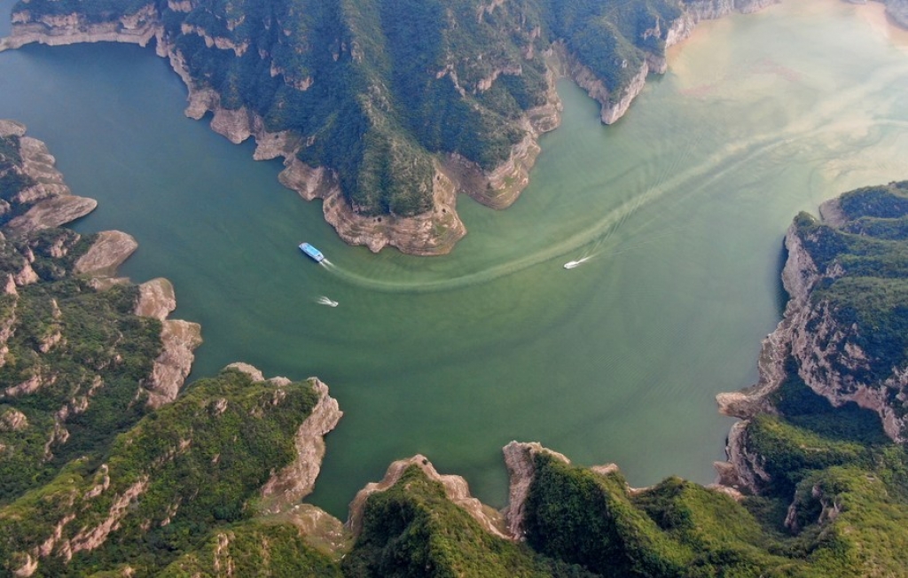Aerial photo taken on Sept. 12, 2020 shows a view of the Yellow River in Jiyuan City, central China's Henan Province. (Xinhua/Hao Yuan)