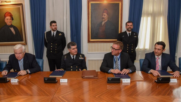 &Delta;&omega;&rho;&epsilon;ά &tau;&omicron;&upsilon; &epsilon;&phi;&omicron;&pi;&lambda;&iota;&sigma;&tau;ή &Pi;ά&nu;&omicron;&upsilon; &Lambda;&alpha;&sigma;&kappa;&alpha;&rho;ί&delta;&eta; &sigma;&tau;&omicron; &Pi;&omicron;&lambda;&epsilon;&mu;&iota;&kappa;ό &Nu;&alpha;&upsilon;&tau;&iota;&kappa;ό