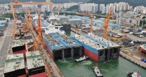 &Omicron;&iota; Greeks &pi;&rho;ώ&tau;&omicron;&iota; &sigma;&tau;&iota;&sigmaf; &pi;&alpha;&rho;&alpha;&gamma;&gamma;&epsilon;&lambda;ί&epsilon;&sigmaf; &pi;&lambda;&omicron;ί&omega;&nu; &alpha;&pi;ό &nu;&omicron;&tau;&iota;&omicron;&kappa;&omicron;&rho;&epsilon;ά&tau;&iota;&kappa;&alpha; &nu;&alpha;&upsilon;&pi;&eta;&gamma;&epsilon;ί&alpha;