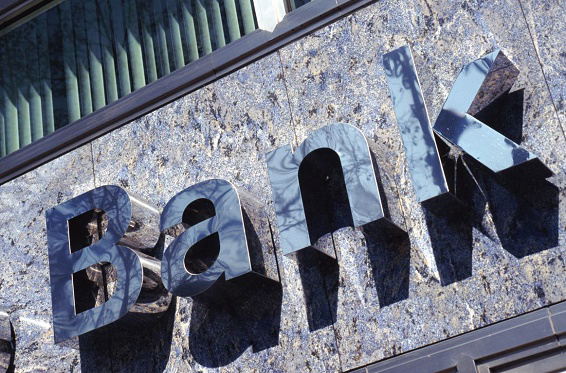 &laquo;&Kappa;ό&kappa;&kappa;&iota;&nu;&alpha;&raquo; &delta;ά&nu;&epsilon;&iota;&alpha; &euro;4,4 &delta;&iota;&sigma;. &theta;&alpha; &pi;&omega;&lambda;&eta;&theta;&omicron;ύ&nu; &omega;&sigmaf; &tau;&omicron; &tau;έ&lambda;&omicron;&sigmaf; &Iota;&omicron;&upsilon;&nu;ί&omicron;&upsilon;