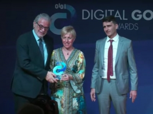 &Upsilon;&Nu;&Alpha;&Nu;&Pi;: &Pi;&rho;ώ&tau;&omicron; &beta;&rho;&alpha;&beta;&epsilon;ί&omicron; &Psi;&eta;&phi;&iota;&alpha;&kappa;ή&sigmaf; &Delta;&iota;&alpha;&kappa;&upsilon;&beta;έ&rho;&nu;&eta;&sigma;&eta;&sigmaf; &gamma;&iota;&alpha; &tau;&eta;&nu; &epsilon;&phi;&alpha;&rho;&mu;&omicron;&gamma;ή e-pilotage