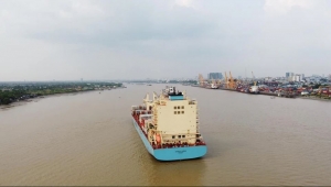 Maersk: &Theta;&alpha; &kappa;&alpha;&tau;&alpha;&sigma;&kappa;&epsilon;&upsilon;ά&sigma;&epsilon;&iota; έ&omega;&sigmaf; &kappa;&alpha;&iota; 12 &pi;&lambda;&omicron;ί&alpha; &mu;&epsilon; &mu;&epsilon;&theta;&alpha;&nu;ό&lambda;&eta;