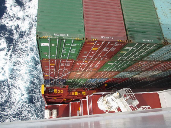 Asia&rsquo;s Biggest Container Shipper Posts Loss After China Merger