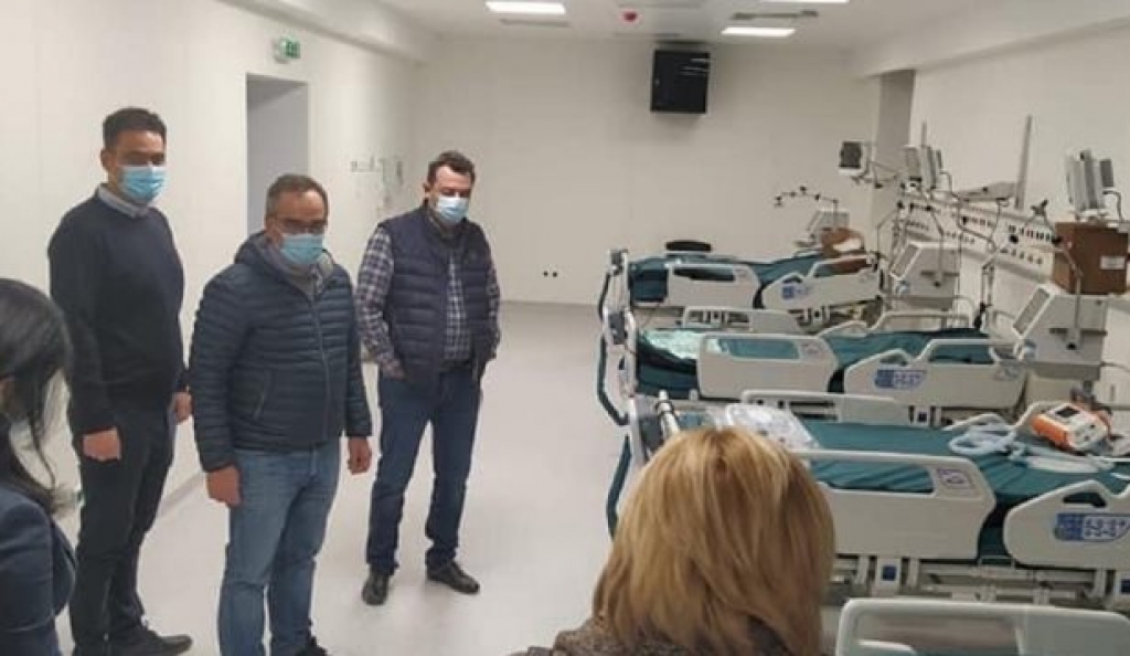 &Omicron; &upsilon;&phi;&upsilon;&pi;&omicron;&upsilon;&rho;&gamma;ό&sigmaf;, &Beta;. &Kappa;&omicron;&nu;&tau;&omicron;&zeta;&alpha;&mu;ά&nu;&eta;&sigmaf;, &epsilon;&pi;&iota;&sigma;&kappa;έ&phi;&tau;&eta;&kappa;&epsilon; &tau;&eta; &nu;έ&alpha; &mu;&omicron;&nu;ά&delta;&alpha; &epsilon;&nu;&tau;&alpha;&tau;&iota;&kappa;ή&sigmaf;