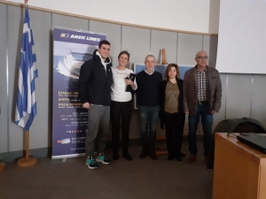 &Alpha;&nu;&alpha;&mu;&nu;&eta;&sigma;&tau;&iota;&kappa;ή &phi;&omega;&tau;&omicron;&gamma;&rho;&alpha;&phi;ί&alpha; &mu;&epsilon; &tau;&eta;&nu; &omicron;&lambda;&omicron;&kappa;&lambda;ή&rho;&omega;&sigma;&eta; &tau;&eta;&sigmaf; &eta;&mu;&epsilon;&rho;ί&delta;&alpha;&sigmaf;. &Pi;&rho;ώ&tau;&omicron;&sigmaf; &alpha;&pi;ό &alpha;&rho;&iota;&sigma;&tau;&epsilon;&rho;ά &omicron; &Pi;&alpha;&gamma;&kappa;ό&sigma;&mu;&iota;&omicron;&sigmaf; &Pi;&rho;&omega;&tau;&alpha;&theta;&lambda;&eta;&tau;ή&sigmaf; &Kappa;&omicron;&lambda;ύ&mu;&beta;&eta;&sigma;&eta;&sigmaf; &Alpha;&pi;ό&sigma;&tau;&omicron;&lambda;&omicron;&sigmaf; &Pi;&alpha;&pi;&alpha;&sigma;&tau;ά&mu;&omicron;&sigmaf;, &delta;ί&pi;&lambda;&alpha; &tau;&omicron;&upsilon; &eta; &Alpha;&nu;. &Kappa;&alpha;&theta;&eta;&gamma;ή&tau;&rho;&iota;&alpha; &Sigma;&Epsilon;&Phi;&Alpha;&Alpha; &Mu;&alpha;&rho;ί&alpha; &Psi;&upsilon;&chi;&omicron;&upsilon;&nu;&tau;ά&kappa;&eta;. &Sigma;&tau;&omicron; &kappa;έ&nu;&tau;&rho;&omicron; &omicron; &kappa;&alpha;&theta;&eta;&gamma;&eta;&tau;ή&sigmaf; &Sigma;&Epsilon;&Phi;&Alpha;&Alpha; &kappa;&alpha;&iota; &Delta;&iota;&epsilon;&upsilon;&theta;&upsilon;&nu;&tau;ή&sigmaf; &tau;&omicron;&upsilon; &Pi;&rho;&omicron;&gamma;&rho;ά&mu;&mu;&alpha;&tau;&omicron;&sigmaf; SE, &Chi;ά&rho;&eta;&sigmaf; &Tau;&sigma;&omicron;&lambda;ά&kappa;&eta;&sigmaf;, &delta;&epsilon;&xi;&iota;ά &tau;&omicron;&upsilon; &eta; PHD &Delta;&iota;&alpha;&iota;&tau;&omicron;&lambda;ό&gamma;&omicron;&sigmaf; &ndash; &Delta;&iota;&alpha;&tau;&rho;&omicron;&phi;&omicron;&lambda;ό&gamma;&omicron;&sigmaf;, &Nu;&alpha;&tau;ά&sigma;&alpha; &Kappa;&omicron;&lambda;&omicron;&mu;&beta;ό&tau;&sigma;&omicron;&upsilon;. &Pi;&rho;ώ&tau;&omicron;&sigmaf; &alpha;&pi;ό &delta;&epsilon;&xi;&iota;ά &pi;&rho;&omicron;&pi;&omicron;&nu;&eta;&tau;ή&sigmaf; &kappa;&alpha;&iota; &kappa;&alpha;&theta;&eta;&gamma;&eta;&tau;ή&sigmaf; &Phi;&upsilon;&sigma;&iota;&kappa;ή&sigmaf; &Alpha;&gamma;&omega;&gamma;ή&sigmaf; &Kappa;&omega;&nu;/&nu;&omicron;&sigmaf; &Tau;&sigma;&iota;&lambda;&iota;&beta;ά&kappa;&eta;&sigmaf;.