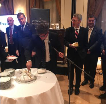 &Pi;ά&iota;&alpha;&tau;: &Nu;έ&epsilon;&sigmaf; &epsilon;&pi;&epsilon;&nu;&delta;ύ&sigma;&epsilon;&iota;&sigmaf; &sigma;&tau;&eta;&nu; &Epsilon;&lambda;&lambda;ά&delta;&alpha; &sigma;&epsilon; &nu;&alpha;&upsilon;&pi;&eta;&gamma;&epsilon;ί&alpha; &kappa;&alpha;&iota; &epsilon;&nu;έ&rho;&gamma;&epsilon;&iota;&alpha;