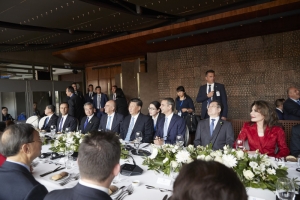 &Alpha;&upsilon;&tau;έ&sigmaf; &epsilon;ί&nu;&alpha;&iota; &omicron;&iota; 12 &pi;&rho;&omicron;&sigma;&omega;&pi;&iota;&kappa;ό&tau;&eta;&tau;&epsilon;&sigmaf; &pi;&omicron;&upsilon; &pi;&alpha;&rho;&epsilon;&upsilon;&rho;ί&sigma;&kappa;&omicron;&nu;&tau;&alpha;&iota; &sigma;&tau;&omicron; &gamma;&epsilon;ύ&mu;&alpha; &pi;&rho;&omicron;&sigmaf; &tau;&iota;&mu;ή&nu; &tau;&omicron;&upsilon; &Kappa;&iota;&nu;έ&zeta;&omicron;&upsilon; &Pi;&rho;&omicron;έ&delta;&rho;&omicron;&upsilon;