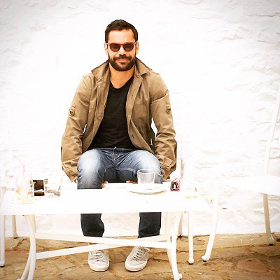 Project {Just/Art}* : &Mu;ό&nu;&omicron; &tau;έ&chi;&nu;&eta; / &delta;ί&kappa;&alpha;&iota;&eta; &tau;έ&chi;&nu;&eta;