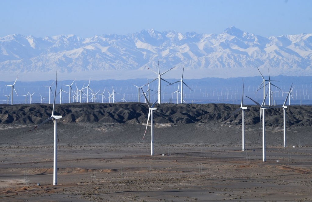 Photo taken on Oct. 23, 2019 shows the Nanfeng wind farm in Hami, northwest China's Xinjiang Uygur Autonomous Region. (Xinhua/Zhao Ge)