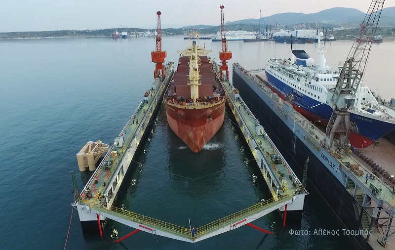 Docking of the first ship in the new floating dock "PIRAEUS III"