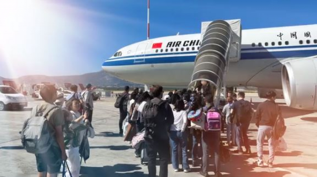 &Epsilon;&rho;&gamma;&alpha;&zeta;ό&mu;&epsilon;&nu;&omicron;&iota; &tau;&eta;&sigmaf; PCT &epsilon;&pi;&iota;&sigma;&kappa;έ&phi;&tau;&eta;&kappa;&alpha;&nu; &tau;&alpha; &kappa;&epsilon;&nu;&tau;&rho;&iota;&kappa;ά &gamma;&rho;&alpha;&phi;&epsilon;ί&alpha; &sigma;&tau;&eta; &Sigma;&alpha;&gamma;&kappa;ά&eta;