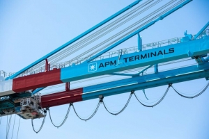 APM Terminals: &Epsilon;&pi;&epsilon;&nu;&delta;ύ&epsilon;&iota; $500 &epsilon;&kappa;&alpha;&tau;&omicron;&mu;&mu;ύ&rho;&iota;&alpha; &gamma;&iota;&alpha; &tau;&epsilon;&rho;&mu;&alpha;&tau;&iota;&kappa;ό &sigma;&tau;&alpha;&theta;&mu;ό &sigma;&tau;&eta; &Lambda;&omicron;&upsilon;&iota;&zeta;&iota;ά&nu;&alpha;