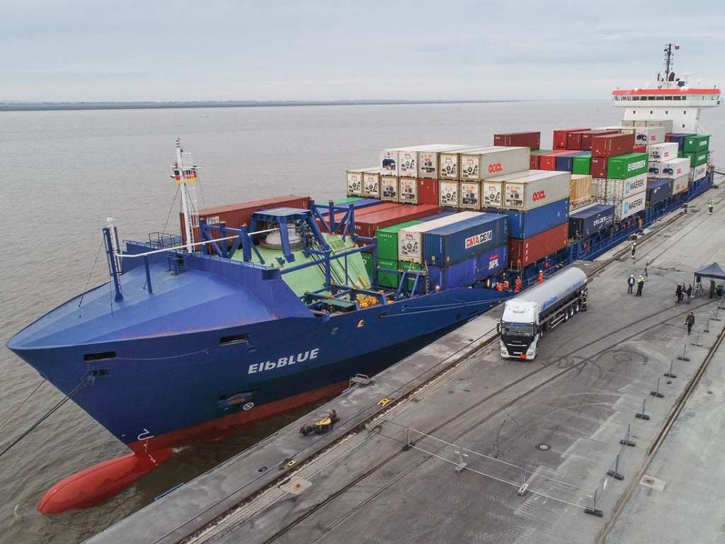 World&rsquo;s first bunkering of containership with renewable synthetic natural gas advances sustainable shipping