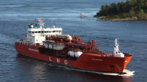 &Pi;&rho;&omicron;&epsilon;&rho;&gamma;&alpha;&sigma;ί&epsilon;&sigmaf; &gamma;&iota;&alpha; &upsilon;&pi;&omicron;&delta;&omicron;&mu;ή LNG &mu;&iota;&kappa;&rho;ή&sigmaf; &kappa;&lambda;ί&mu;&alpha;&kappa;&alpha;&sigmaf; (small scale LNG) &sigma;&tau;&omicron;&nu; &Alpha;&theta;&epsilon;&rho;&iota;&nu;ό&lambda;&alpha;&kappa;&kappa;&omicron; &tau;&eta;&sigmaf; &Kappa;&rho;ή&tau;&eta;&sigmaf;