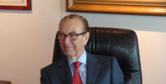 &Pi;έ&theta;&alpha;&nu;&epsilon; &omicron; &Pi;&epsilon;&rho;&iota;&kappa;&lambda;ή&sigmaf; &Pi;&alpha;&nu;&alpha;&gamma;ό&pi;&omicron;&upsilon;&lambda;&omicron;&sigmaf;