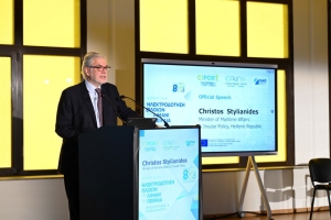 &Chi;&rho;ή&sigma;&tau;&omicron;&sigmaf; &Sigma;&tau;&upsilon;&lambda;&iota;&alpha;&nu;ί&delta;&eta;&sigmaf;: &laquo;&Eta; &alpha;&pi;&alpha;&nu;&theta;&rho;&alpha;&kappa;&omicron;&pi;&omicron;ί&eta;&sigma;&eta; &kappa;&alpha;&iota; &eta; &pi;&rho;ά&sigma;&iota;&nu;&eta; &nu;&alpha;&upsilon;&tau;&iota;&lambda;ί&alpha; &epsilon;ί&nu;&alpha;&iota; &tau;&omicron; &mu;έ&lambda;&lambda;&omicron;&nu;&raquo;