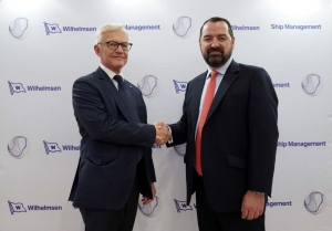 Left - Carl Schou (Wilhelmsen) and Right - Peter Mackey (Avenir)