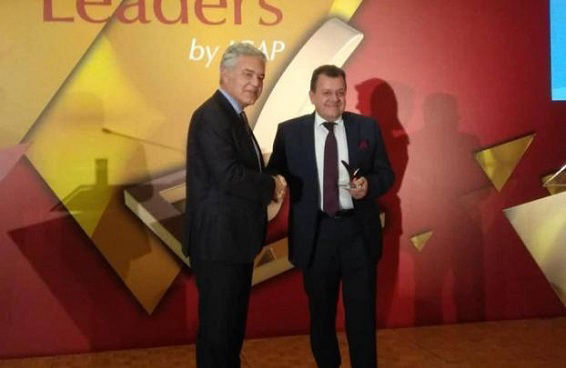 &Mu;&iota;&nu;&omega;&iota;&kappa;έ&sigmaf; &Gamma;&rho;&alpha;&mu;&mu;έ&sigmaf; True Leader &sigma;&tau;&iota;&sigmaf; &theta;&alpha;&lambda;ά&sigma;&sigma;&iota;&epsilon;&sigmaf; &mu;&epsilon;&tau;&alpha;&phi;&omicron;&rho;έ&sigmaf;