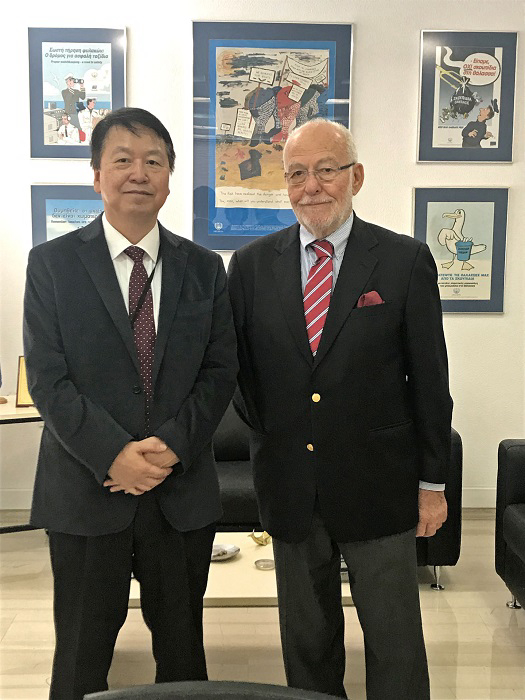 &Omicron; &Pi;&rho;έ&sigma;&beta;&eta;&sigmaf; &tau;&eta;&sigmaf; &Iota;&alpha;&pi;&omega;&nu;ί&alpha;&sigmaf; &sigma;&tau;&eta; HELMEPA