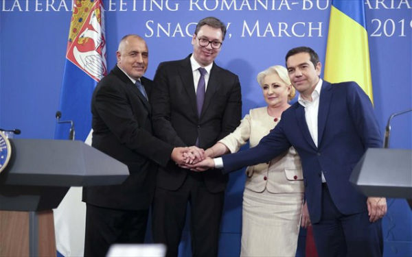 &Alpha;&lambda;. &Tau;&sigma;ί&pi;&rho;&alpha;&sigmaf; &sigma;&tau;&eta;&nu; &tau;&epsilon;&tau;&rho;&alpha;&mu;&epsilon;&rho;ή: &Delta;&alpha;&kappa;&tau;ύ&lambda;&iota;&omicron;&sigmaf; &epsilon;&pi;&epsilon;&nu;&delta;ύ&sigma;&epsilon;&omega;&nu; - &alpha;&gamma;&omega;&gamma;ώ&nu; &sigma;&tau;&eta; &Beta;&alpha;&lambda;&kappa;&alpha;&nu;&iota;&kappa;ή