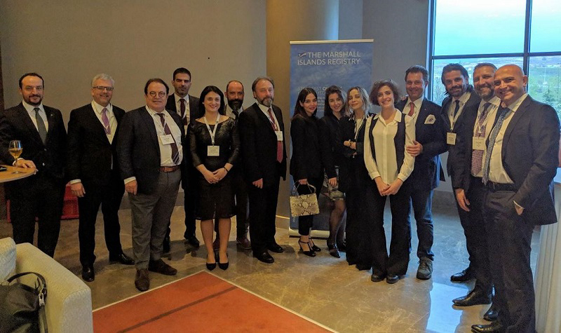 &Tau;&omicron; &Nu;&eta;&omicron;&lambda;ό&gamma;&iota;&omicron; &tau;&omega;&nu; &nu;ή&sigma;&omega;&nu; Marshall &upsilon;&pi;&omicron;&sigma;&tau;&eta;&rho;ί&zeta;&epsilon;&iota; &tau;&omicron; Mare Forum &sigma;&tau;&eta;&nu; &Kappa;&omega;&nu;&sigma;&tau;&alpha;&nu;&tau;&iota;&nu;&omicron;ύ&pi;&omicron;&lambda;&eta;