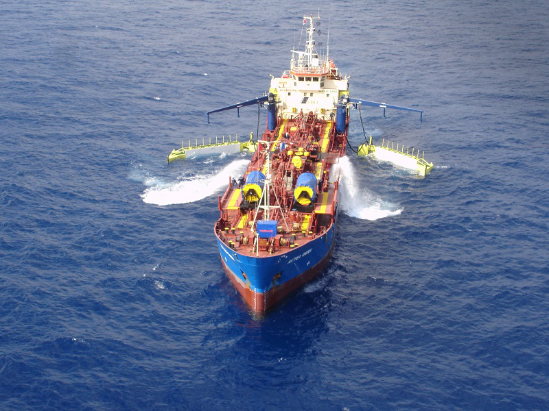 EMSA contracted vessel mobilised to assist with oil recovery from the Agia Zoni II tanker