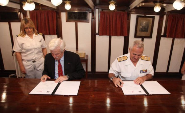 &Mu;&nu;&eta;&mu;ό&nu;&iota;&omicron; &sigma;&upsilon;&nu;&epsilon;&rho;&gamma;&alpha;&sigma;ί&alpha;&sigmaf; &upsilon;&pi;&epsilon;&gamma;&rho;ά&phi;&eta; &alpha;&nu;ά&mu;&epsilon;&sigma;&alpha; &sigma;&tau;&omicron; &Pi;&Nu; &kappa;&alpha;&iota; &tau;&omicron; Ί&delta;&rho;&upsilon;&mu;&alpha; &Alpha;&iota;&kappa;&alpha;&tau;&epsilon;&rho;ί&nu;&eta;&sigmaf; &Lambda;&alpha;&sigma;&kappa;&alpha;&rho;ί&delta;&eta;