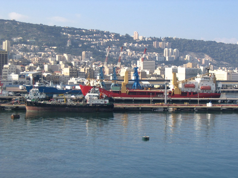 Cosco Shipping Signs $738 Million Deal to Expand U.A.E. Port