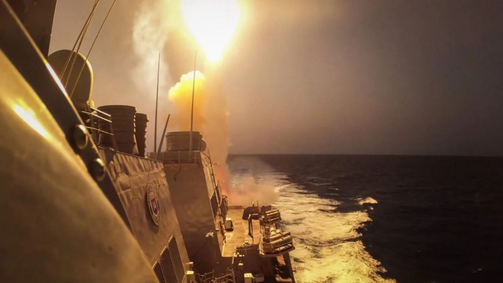 CENTCOM: &Pi;&omicron;&lambda;&epsilon;&mu;&iota;&kappa;ό &pi;&lambda;&omicron;ί&omicron; &tau;&omega;&nu; &Eta;&Pi;&Alpha; &kappa;&alpha;&tau;έ&rho;&rho;&iota;&psi;&epsilon; &pi;ύ&rho;&alpha;&upsilon;&lambda;&omicron; &kappa;&rho;&omicron;&upsilon;&zeta; &tau;&omega;&nu; &Chi;&omicron;ύ&theta;&iota; &pi;&omicron;&upsilon; &kappa;&alpha;&tau;&epsilon;&upsilon;&theta;&upsilon;&nu;ό&tau;&alpha;&nu; &sigma;&tau;&eta;&nu; &Epsilon;&rho;&upsilon;&theta;&rho;ά &Theta;ά&lambda;&alpha;&sigma;&sigma;&alpha;